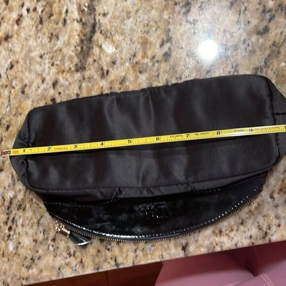 Dior perfume zipper pouch - Picture 15 of 16